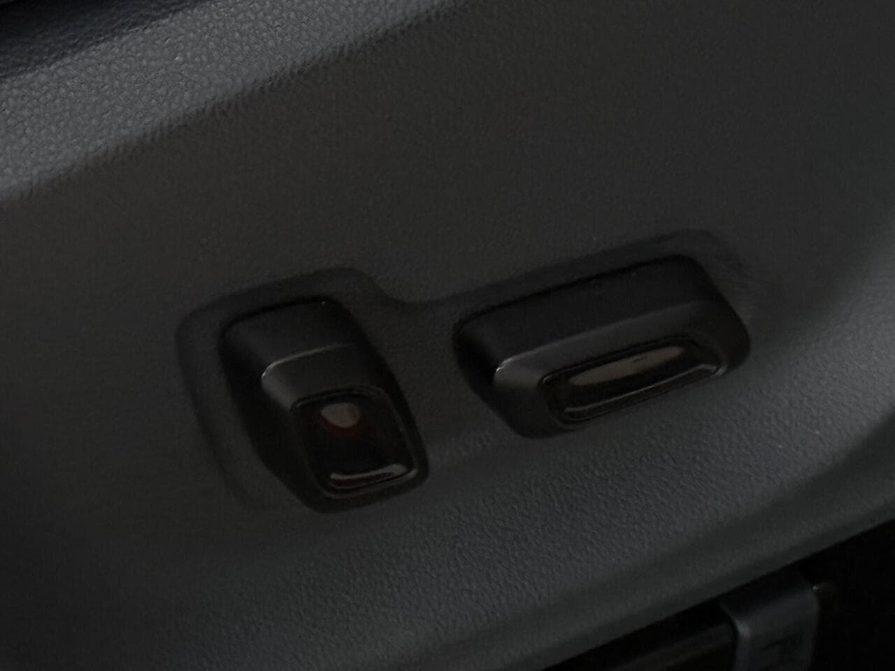 MG MG ZS thumbnail Misc Controls