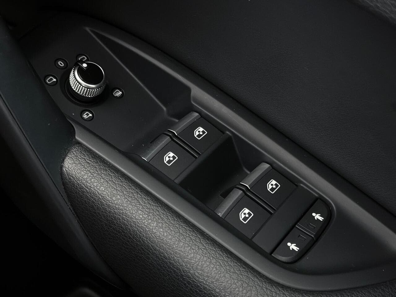 Audi Q5 thumbnail Misc Controls