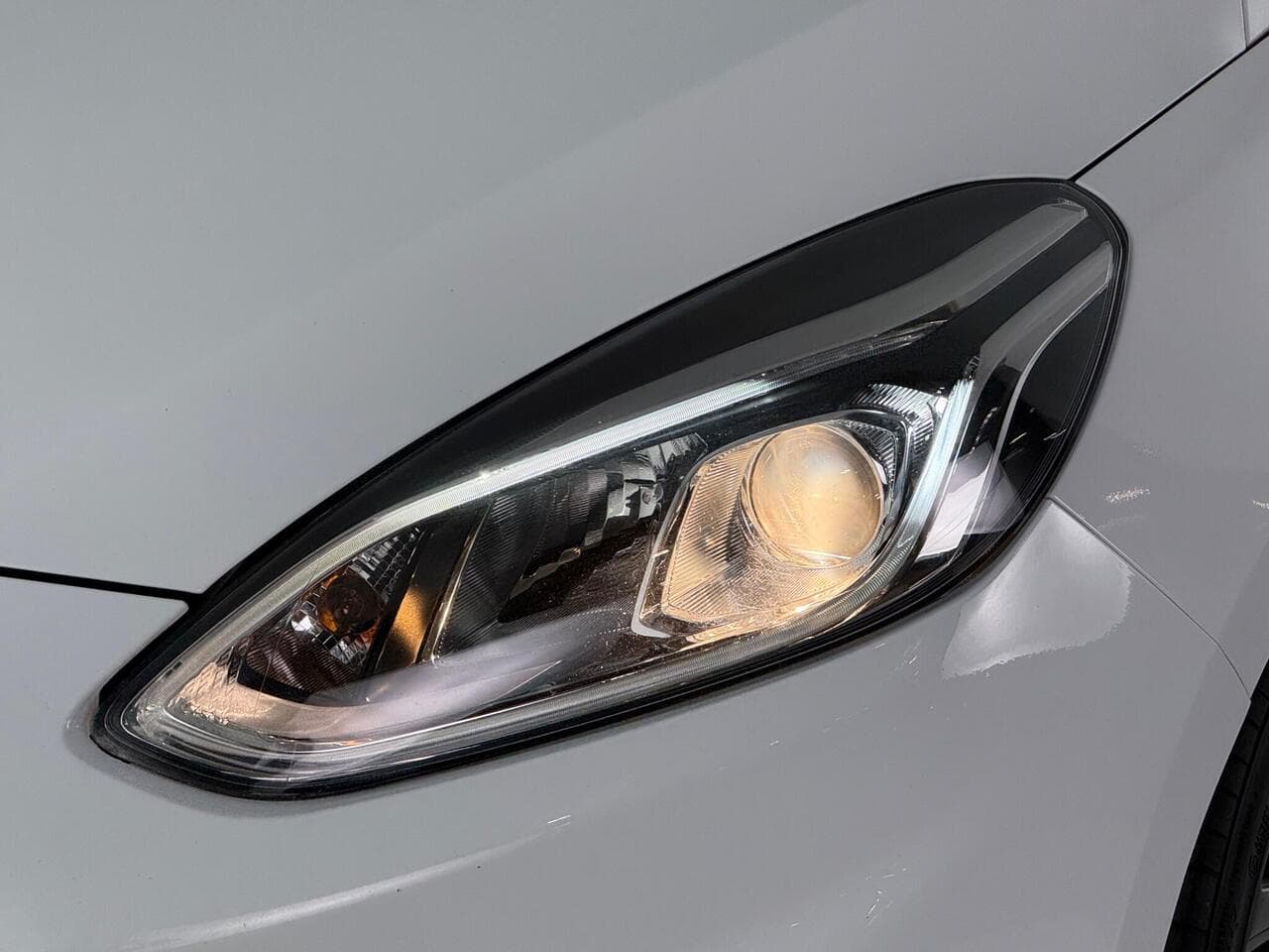 Ford Fiesta thumbnail Lights Front