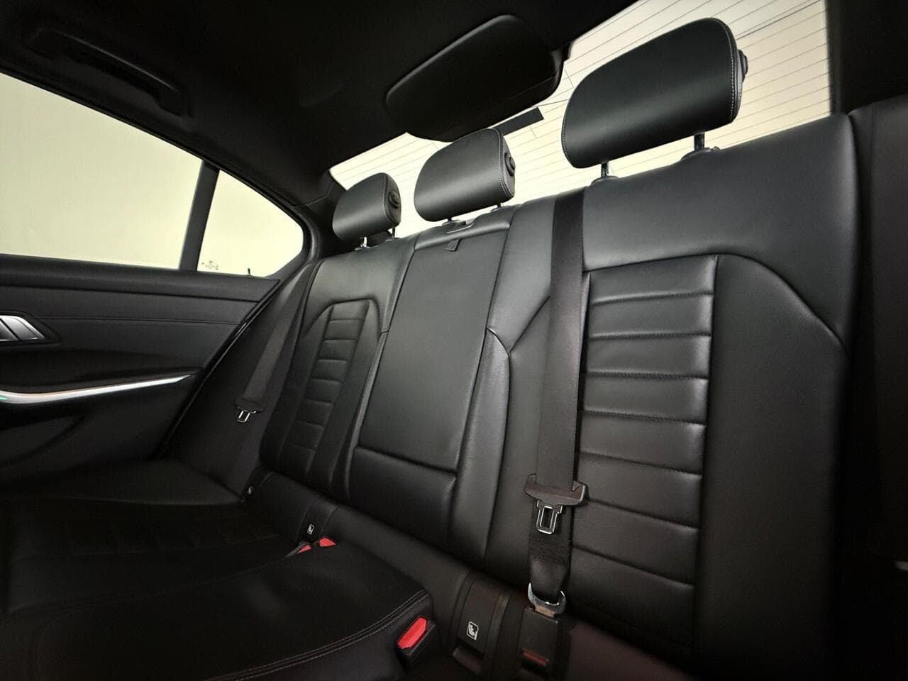 BMW 3 Series thumbnail Seats Rear
