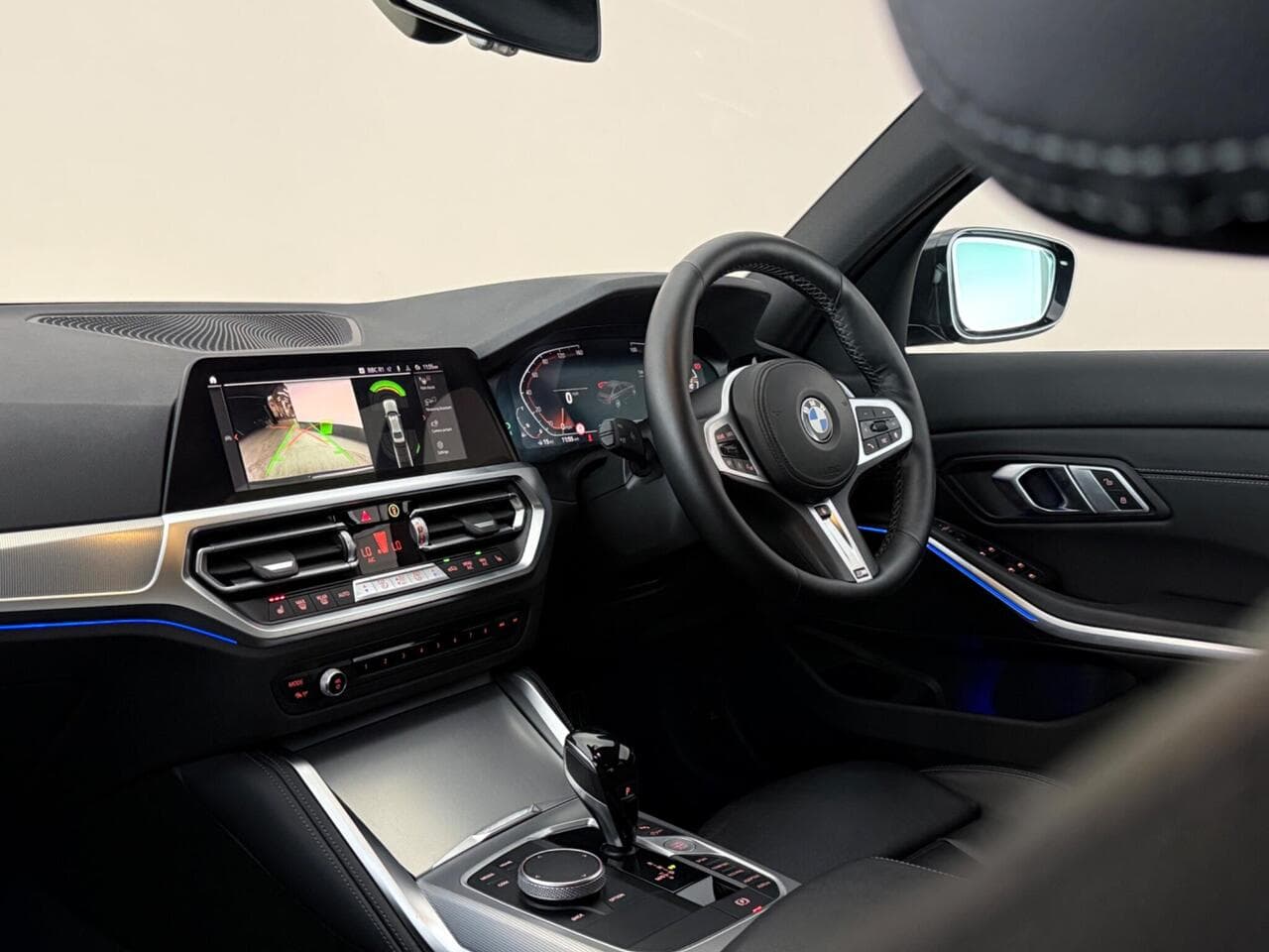 BMW 3 Series thumbnail Interior Front