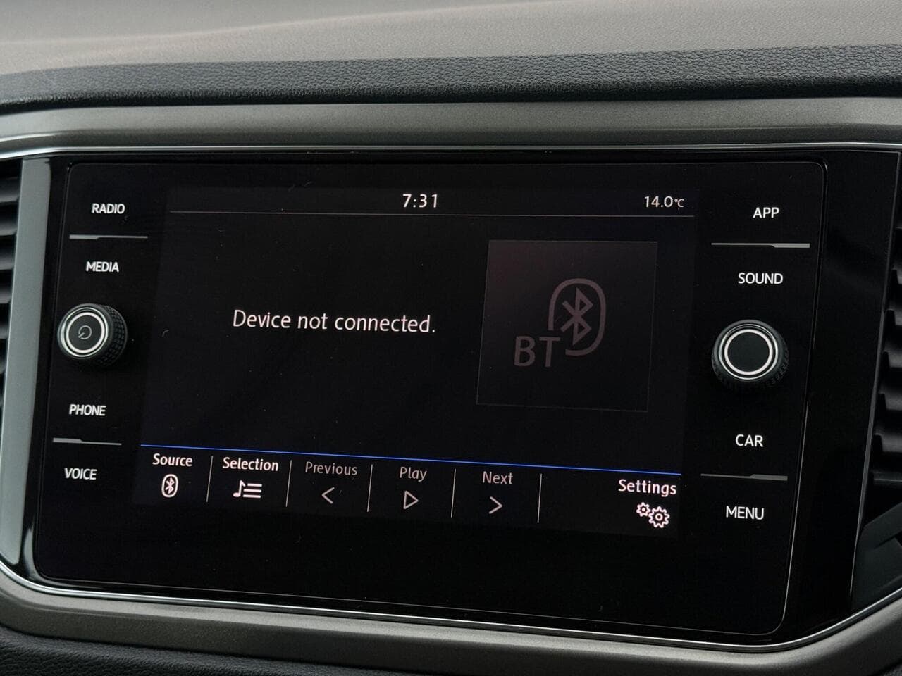 Volkswagen T-Roc thumbnail Infotainment System