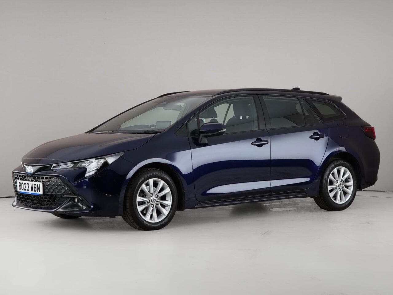 Toyota Corolla thumbnail Front Left
