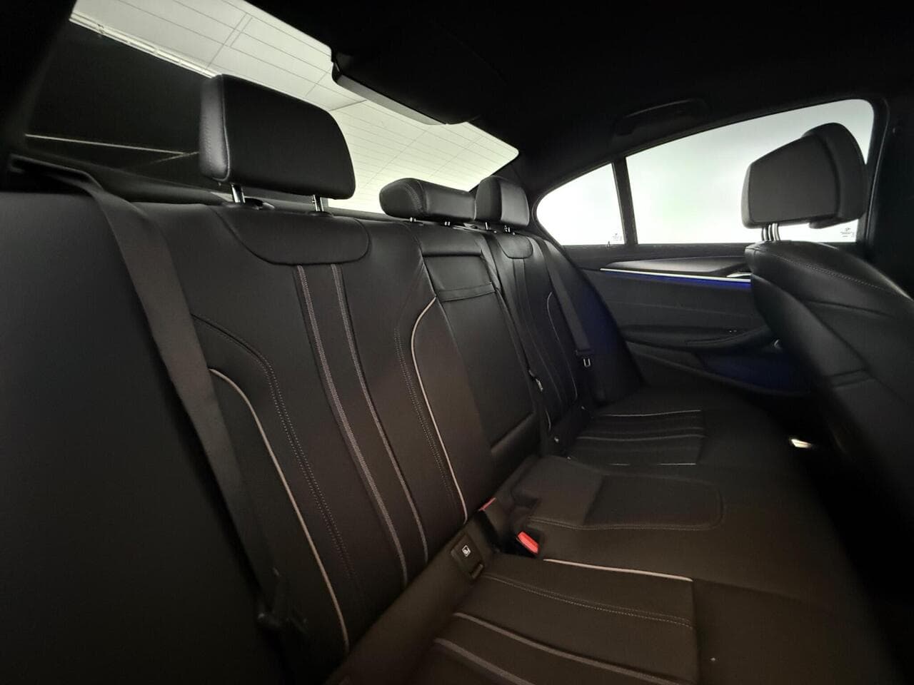BMW 5 Series thumbnail Seats Rear