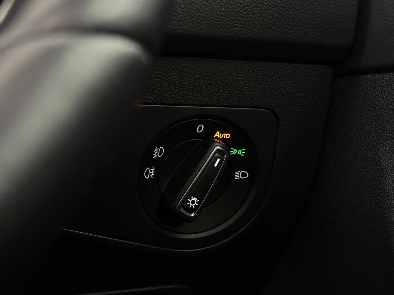 Volkswagen Tiguan thumbnail Misc Controls