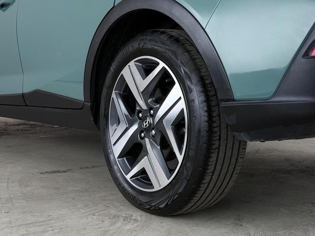 Hyundai BAYON thumbnail Wheel