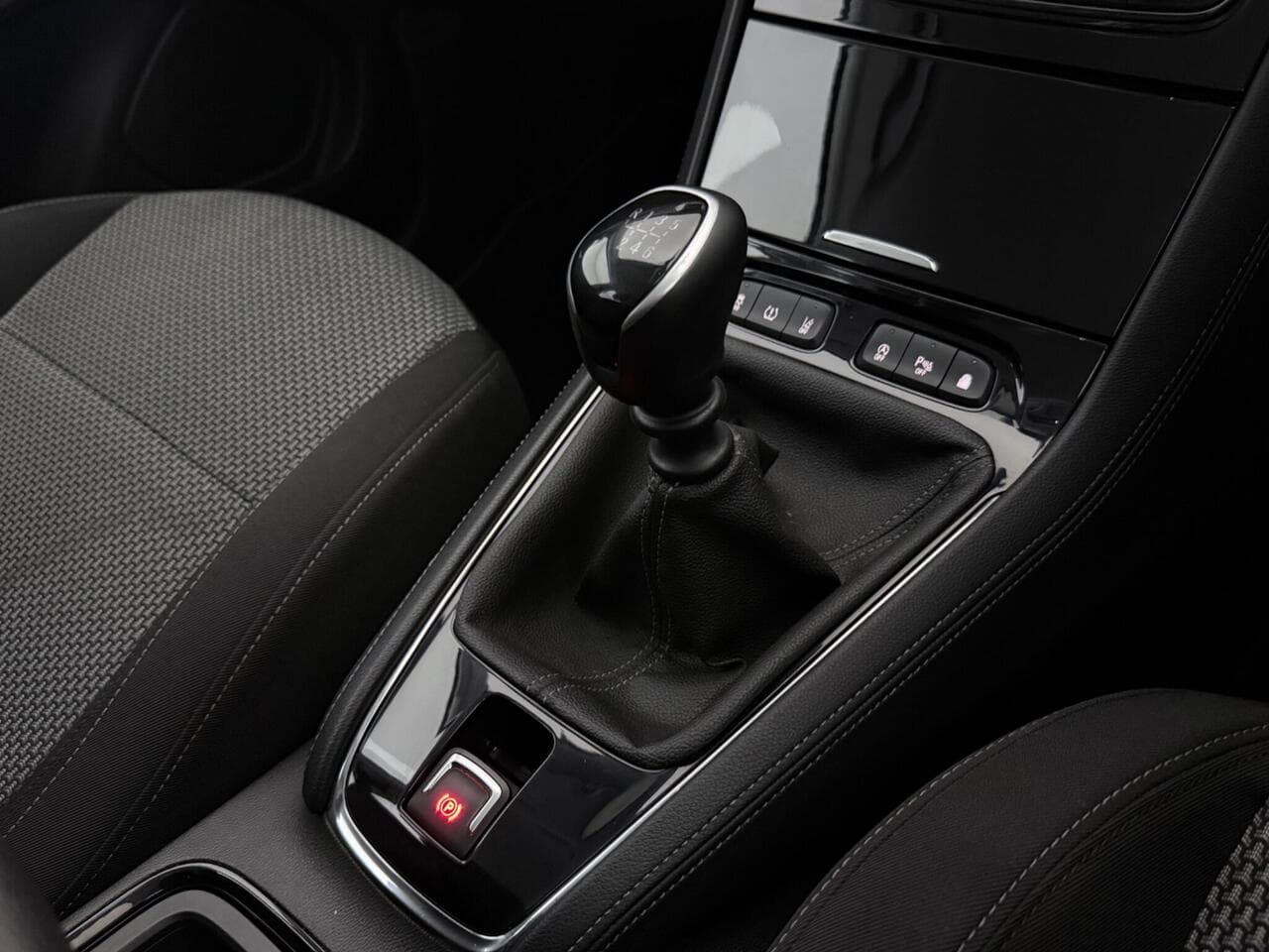 Vauxhall Grandland X thumbnail Interior Front