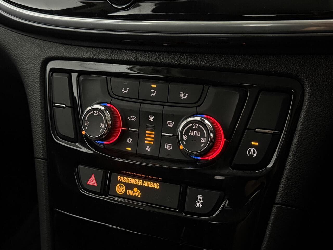 Vauxhall Mokka X thumbnail Misc Controls