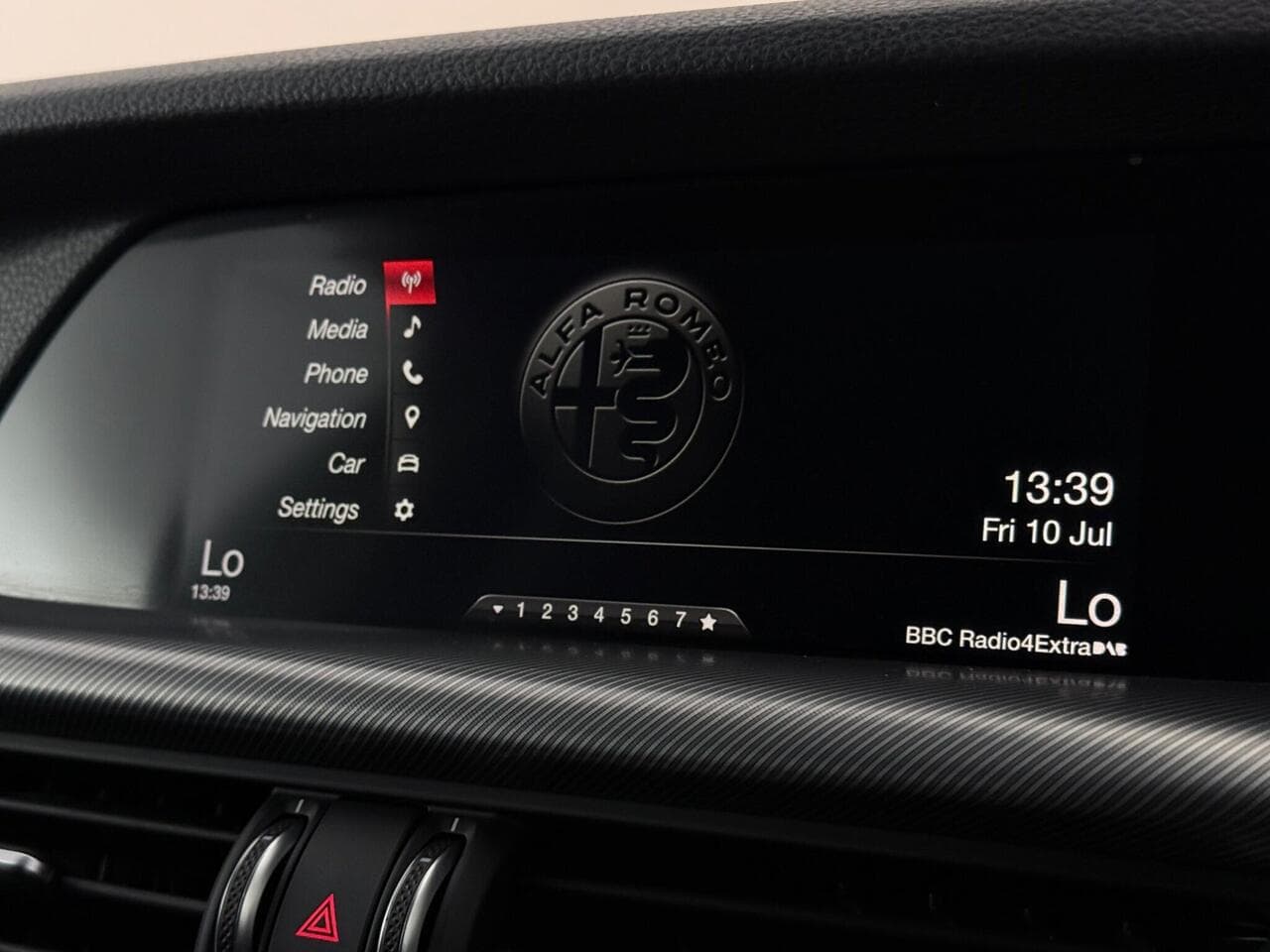 Alfa Romeo Stelvio thumbnail Infotainment System