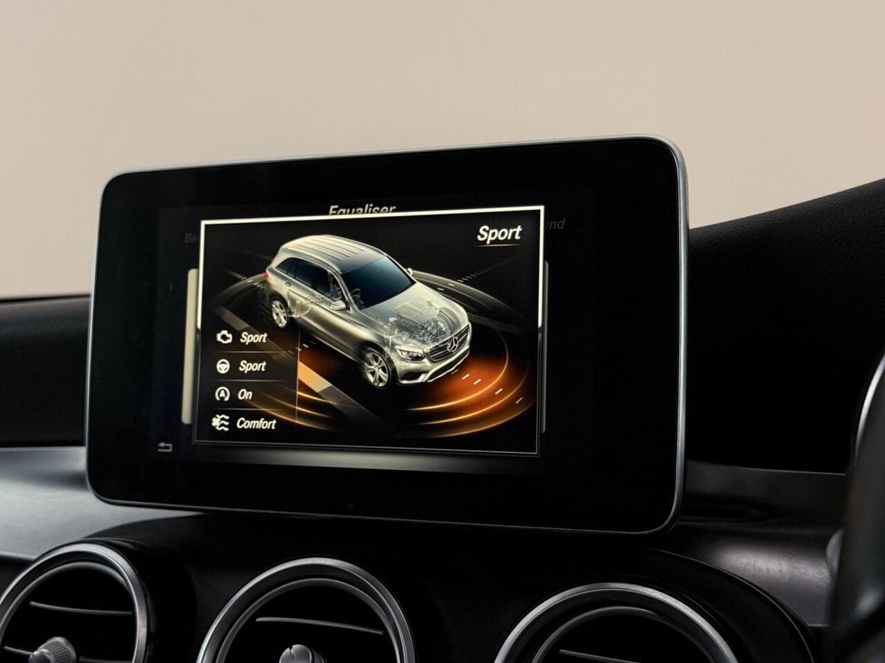 Mercedes-Benz GLC thumbnail Infotainment System