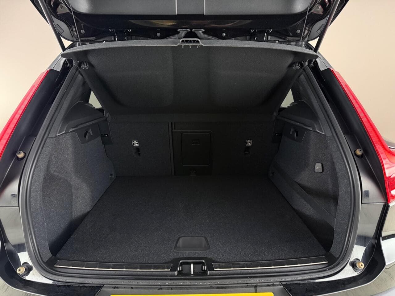 Volvo XC40 thumbnail Boot