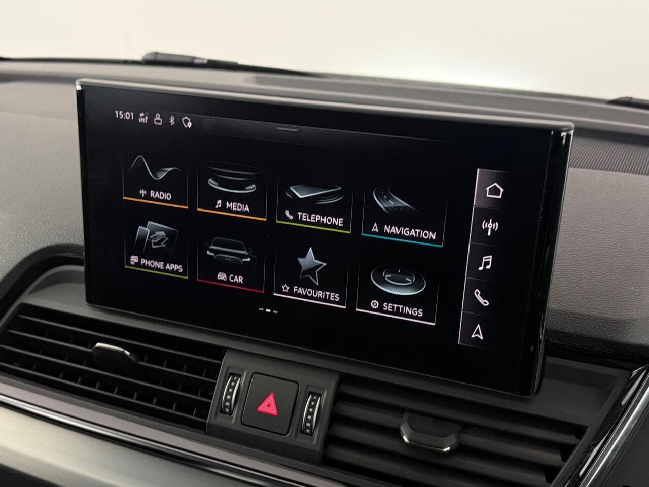 Audi Q5 thumbnail Infotainment System