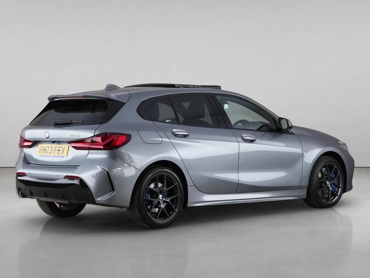 BMW 1 Series thumbnail Rear Right