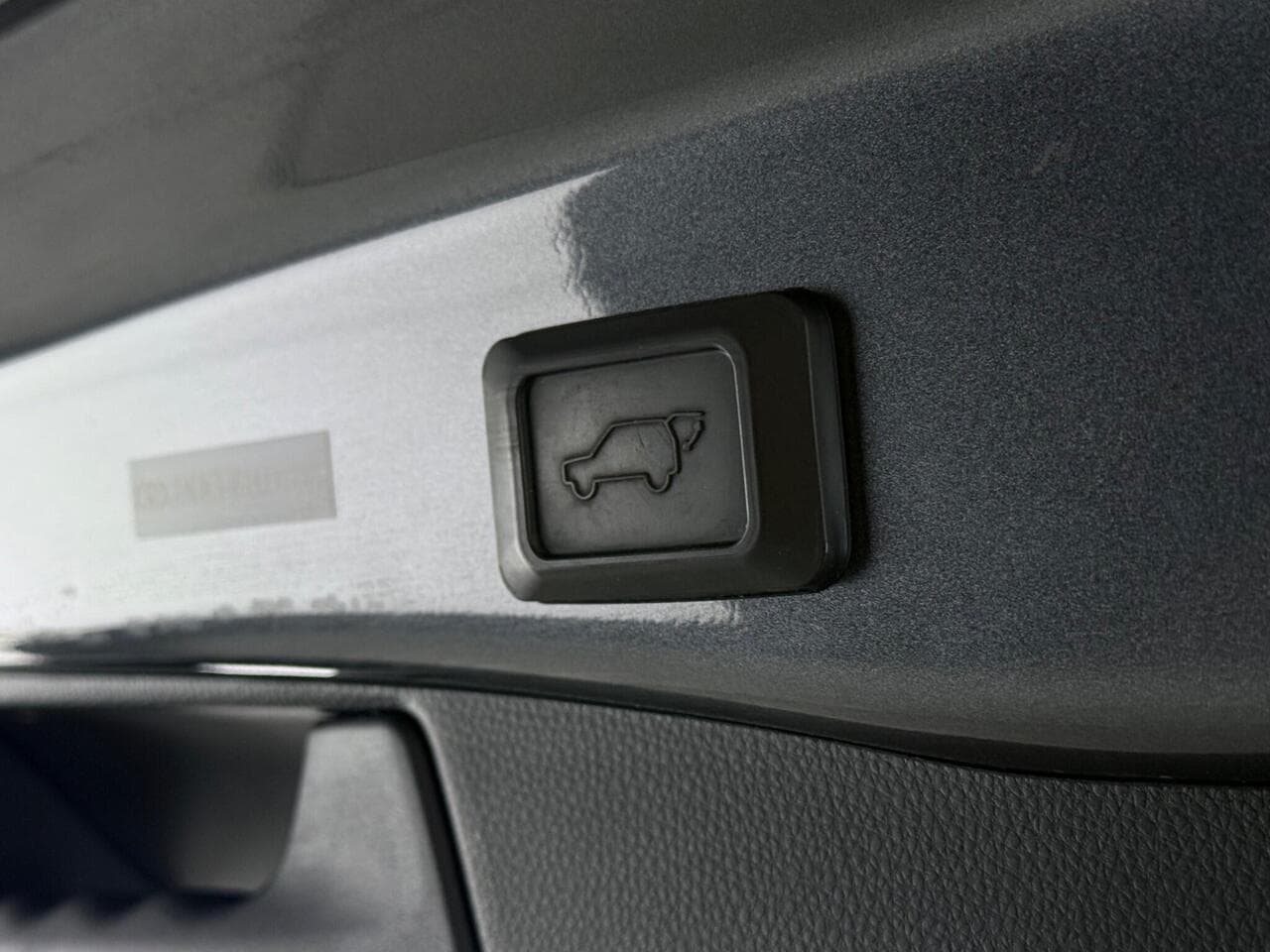 Toyota RAV4 thumbnail Misc Controls