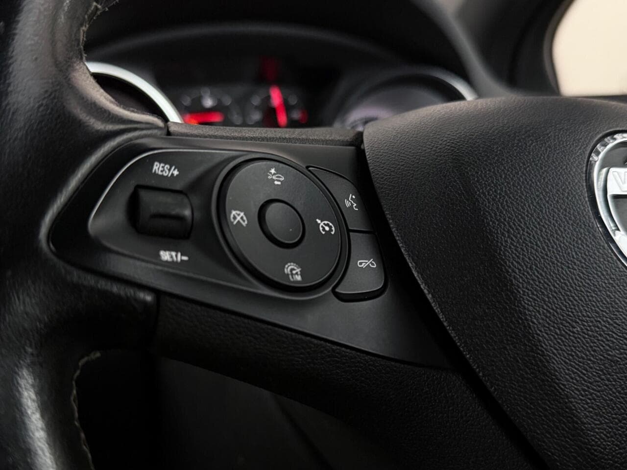 Vauxhall Astra thumbnail Misc Controls
