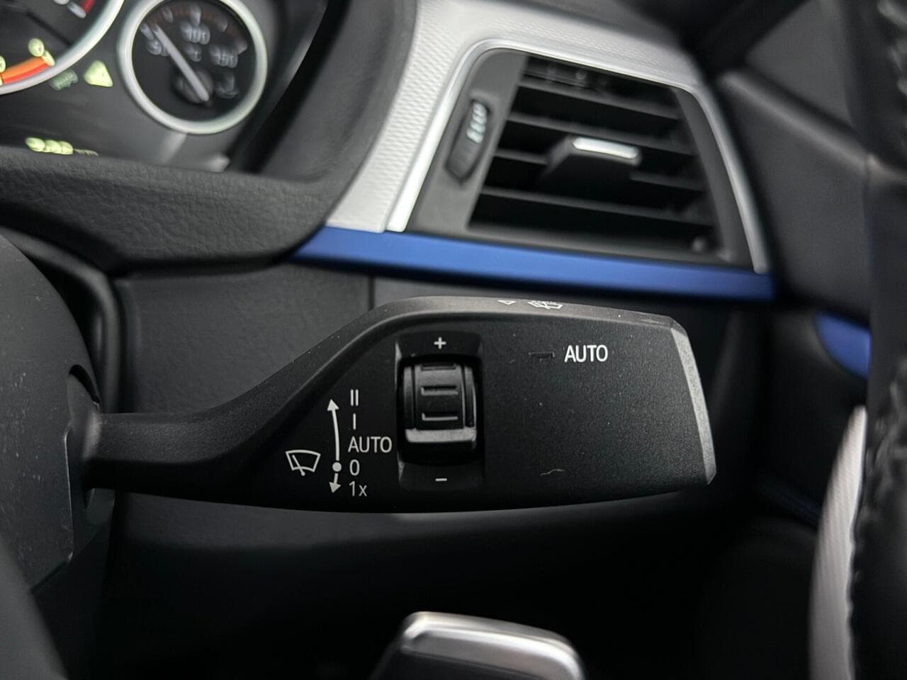 BMW 4 Series Gran Coupe thumbnail Misc Controls