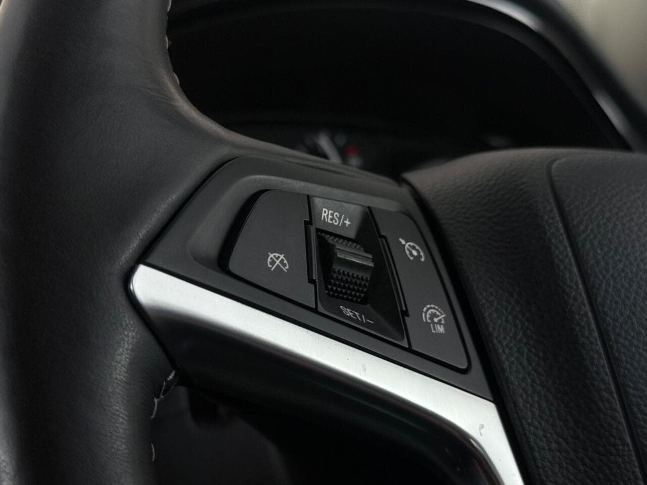 Vauxhall Mokka X thumbnail Misc Controls