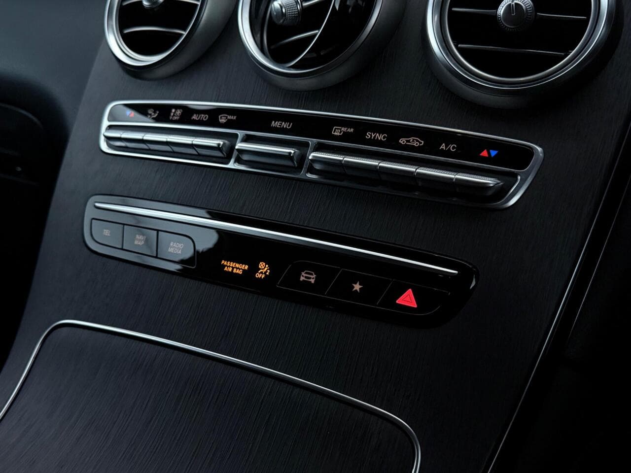 Mercedes-Benz GLC thumbnail Misc Controls