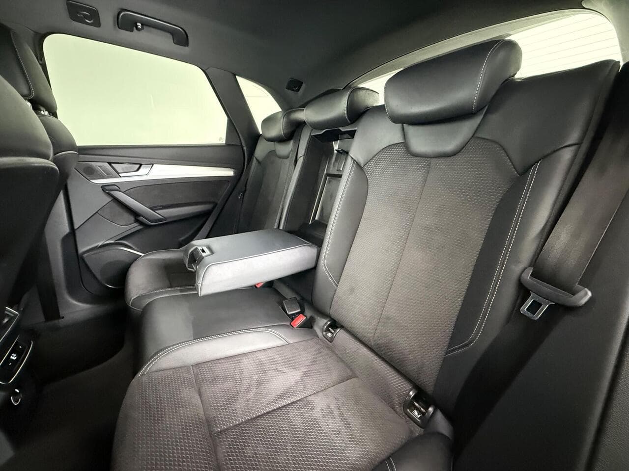 Audi Q5 thumbnail Seats Rear