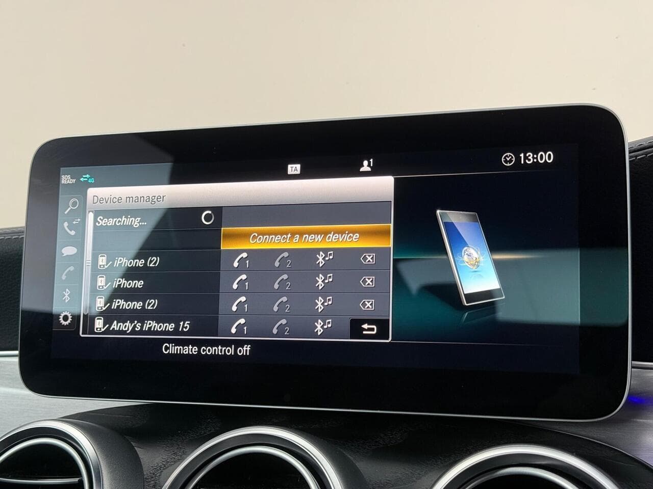 Mercedes-Benz C Class thumbnail Infotainment System