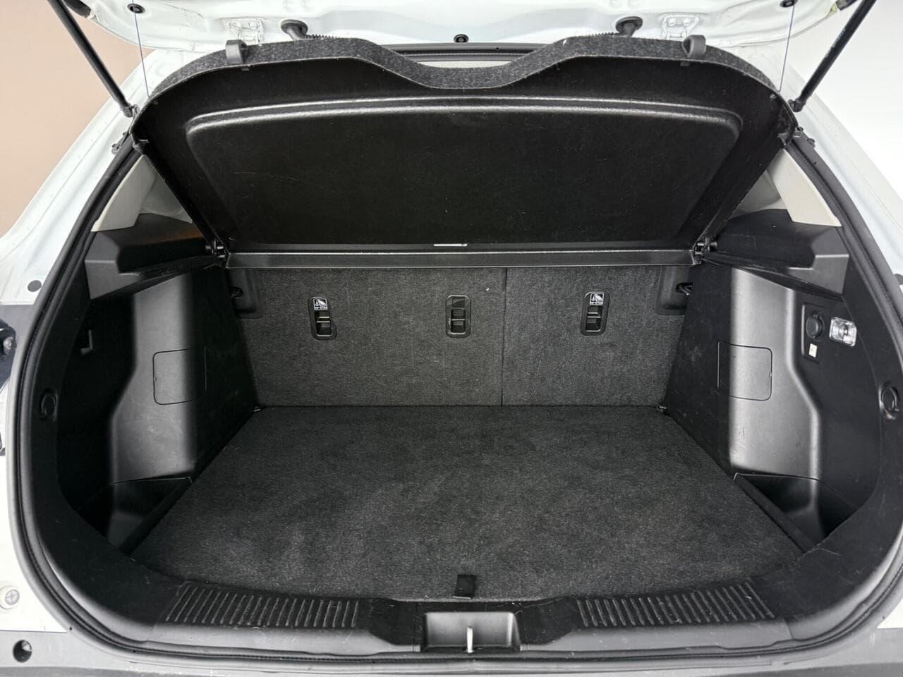 Suzuki S-Cross thumbnail Boot