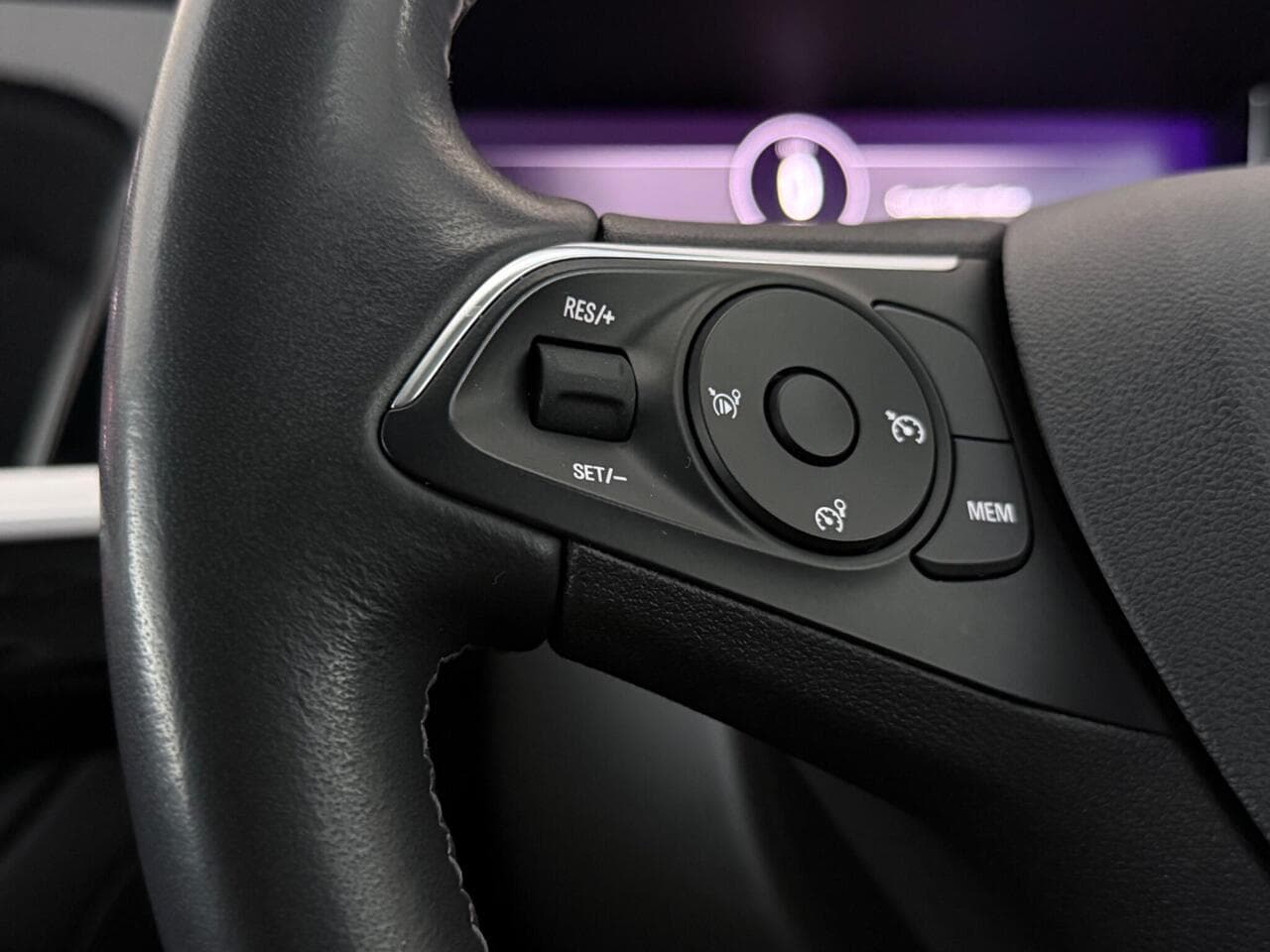 Vauxhall Grandland thumbnail Misc Controls
