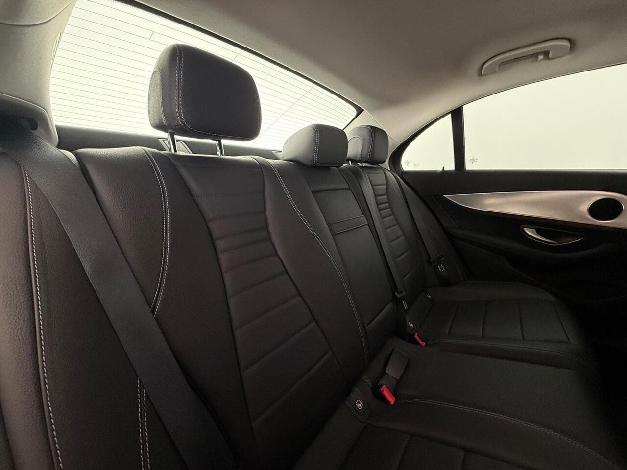 Mercedes-Benz E Class thumbnail Seats Rear