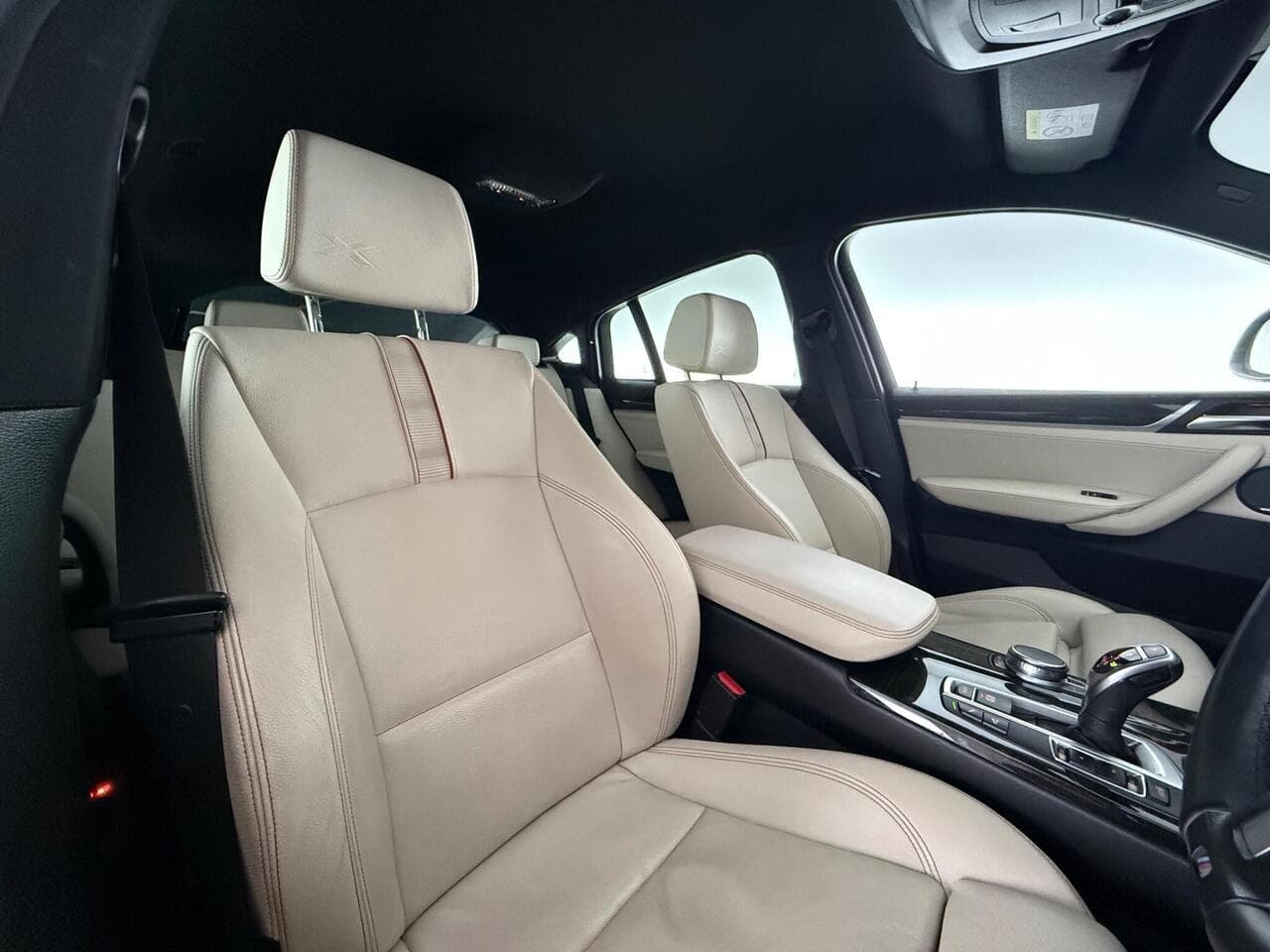 BMW X4 thumbnail Seat Driver