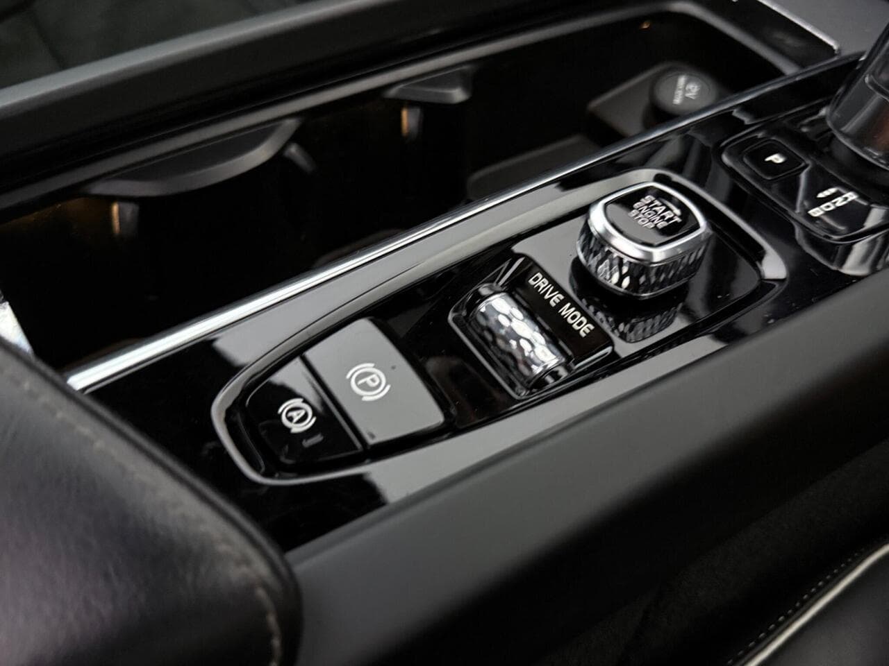 Volvo XC60 thumbnail Misc Controls