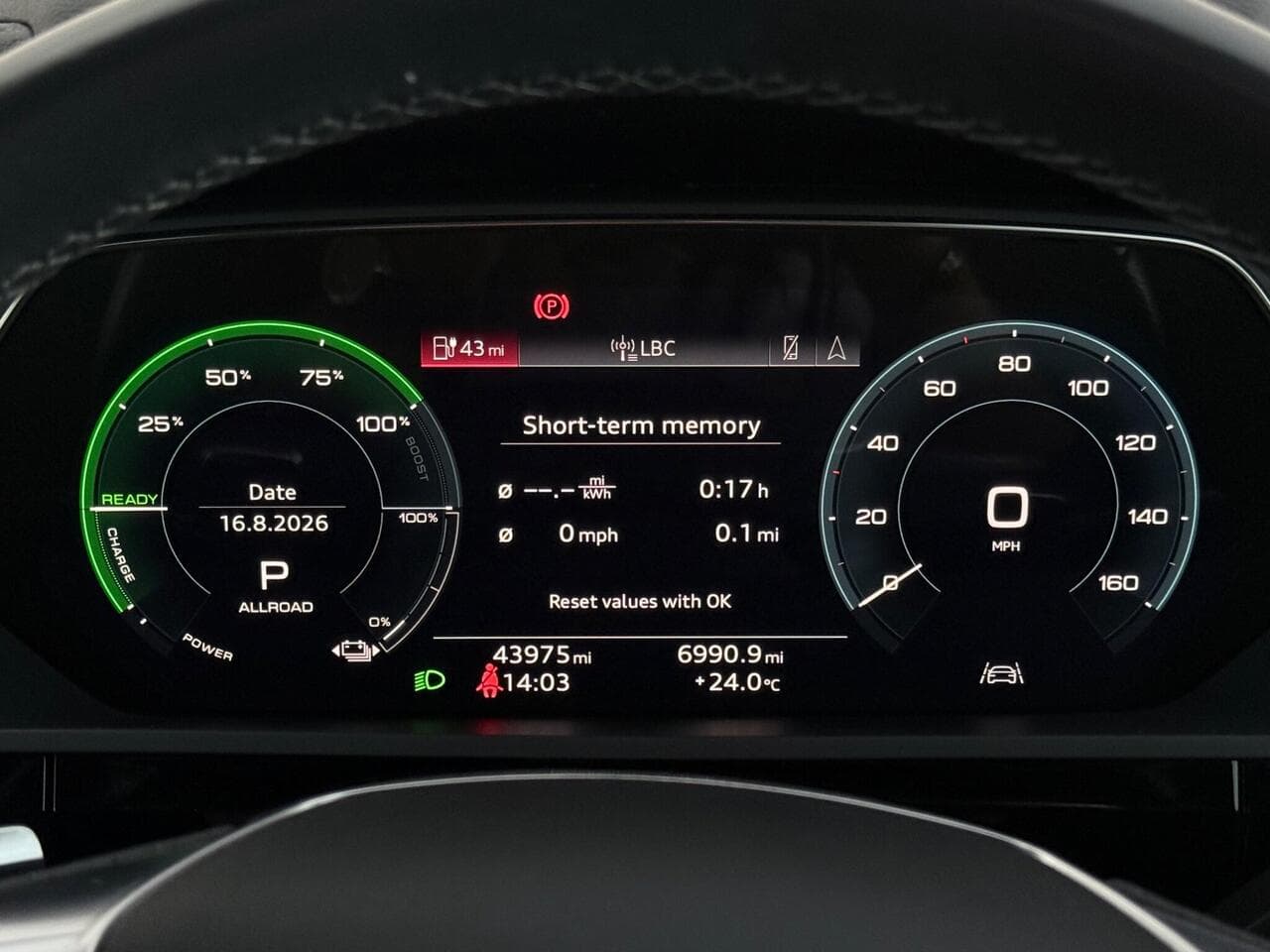 Audi e-tron thumbnail Driver Instruments