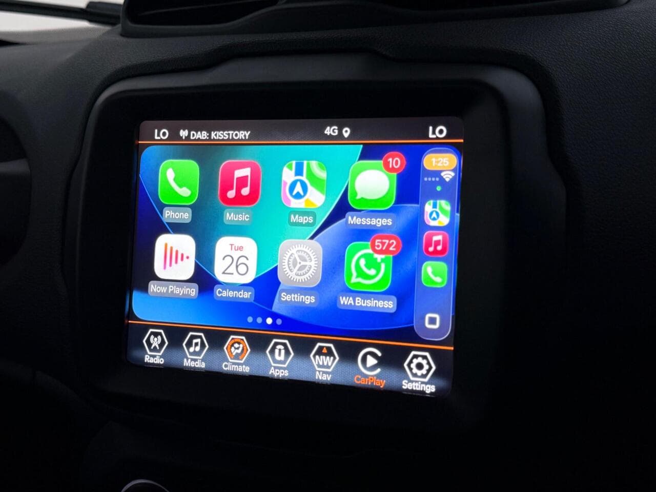 Jeep Renegade thumbnail Infotainment System