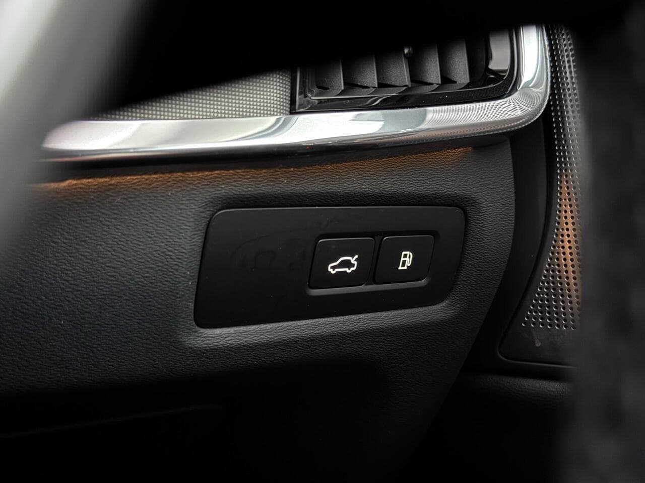Volvo S90 thumbnail Misc Controls