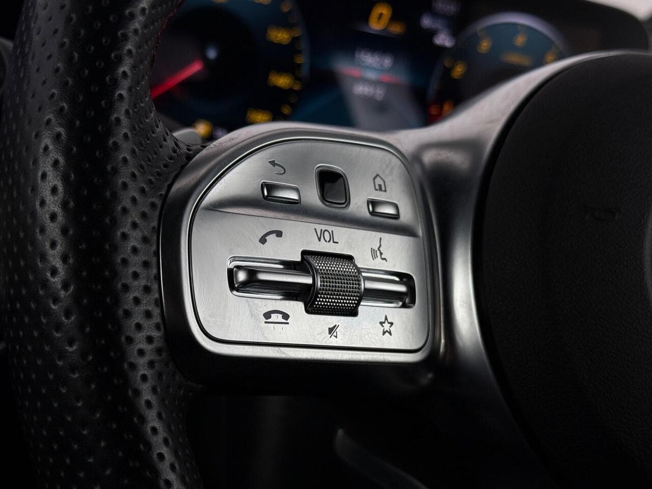 Mercedes-Benz A Class thumbnail Misc Controls