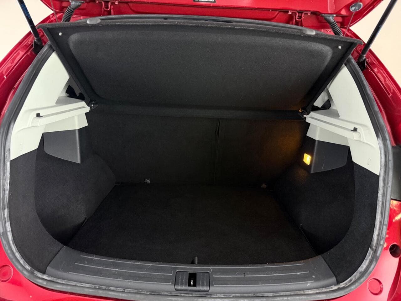 MG MG ZS thumbnail Boot