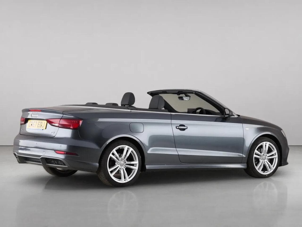 Audi A3 Cabriolet thumbnail Side Right