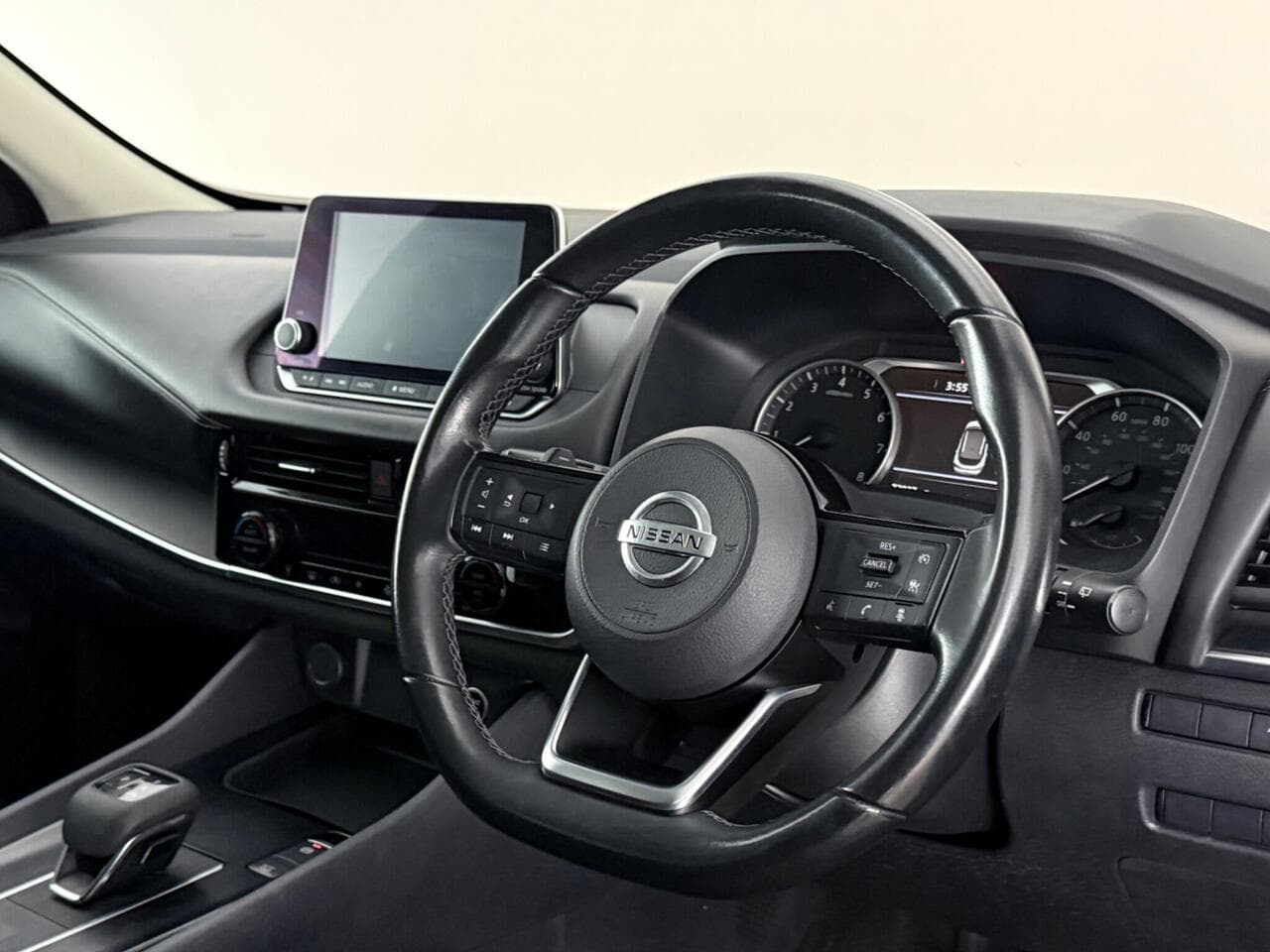 Nissan Qashqai thumbnail Steering Wheel