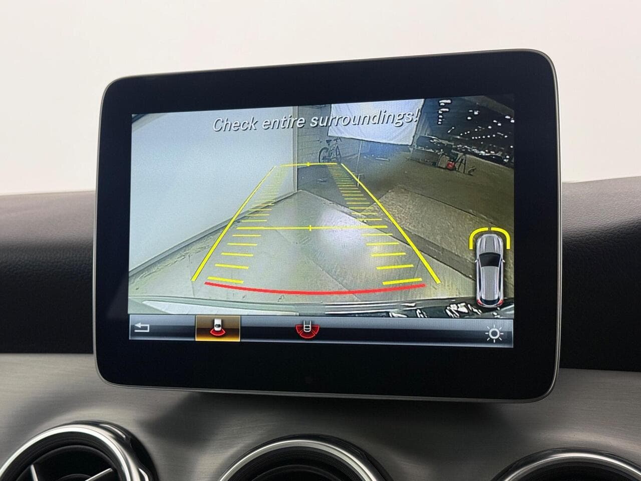 Mercedes-Benz GLA thumbnail Infotainment System
