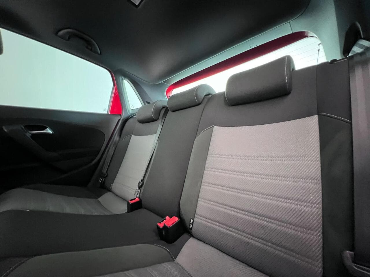Volkswagen Polo thumbnail Seats Rear