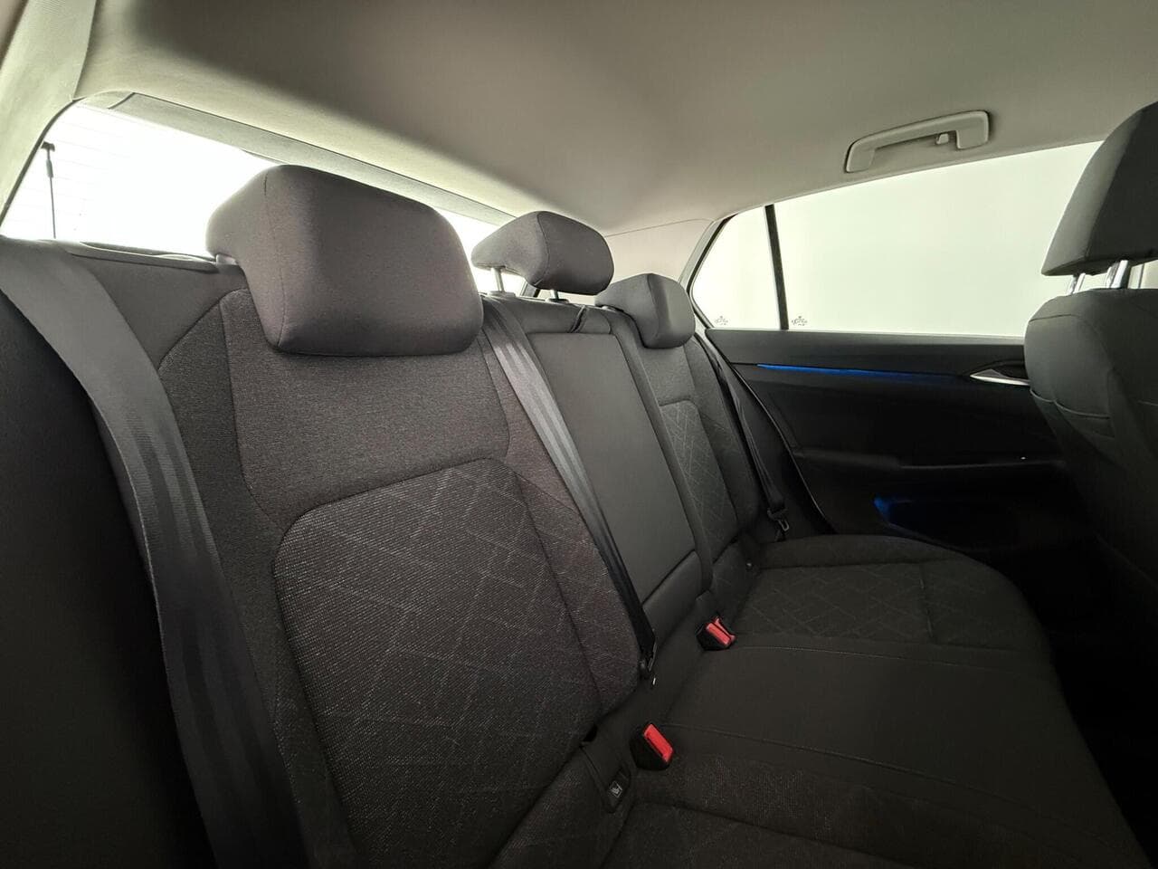 Volkswagen Golf thumbnail Seats Rear