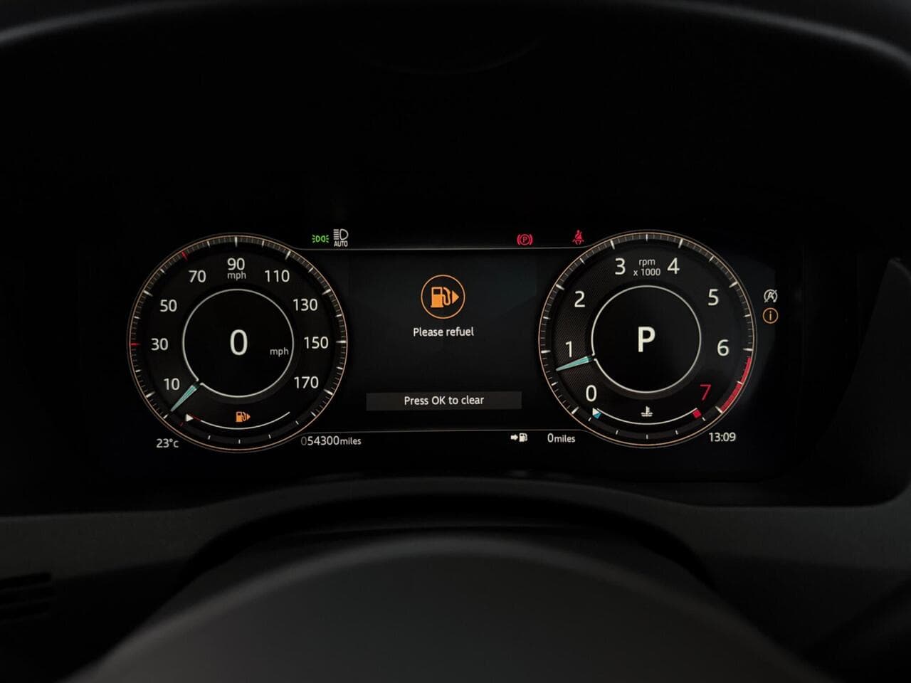 Jaguar XE thumbnail Driver Instruments