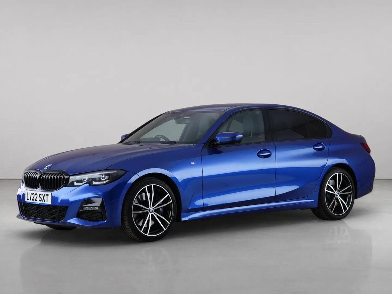 BMW 3 Series thumbnail Front Left
