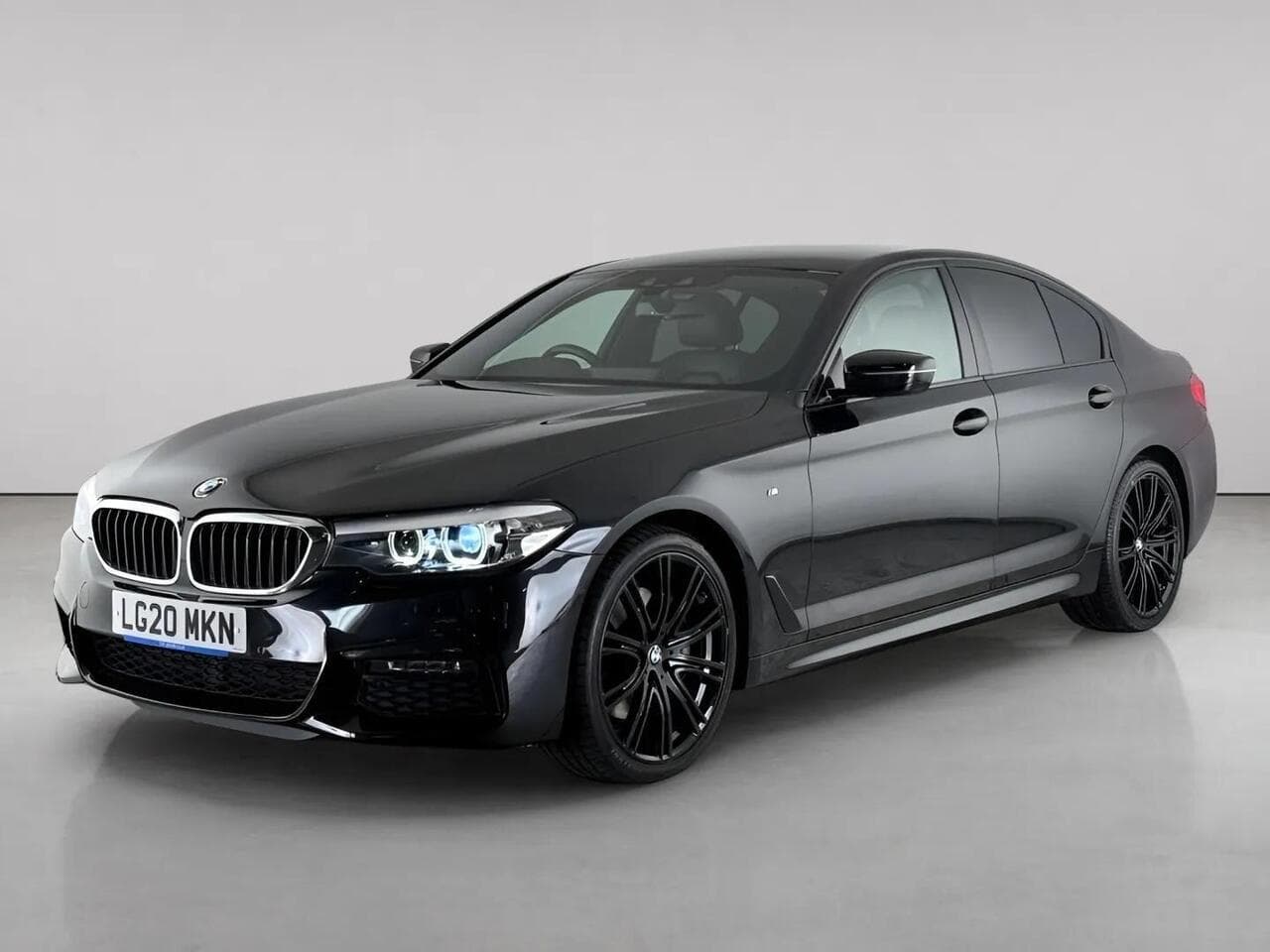 BMW 5 Series thumbnail Front Left