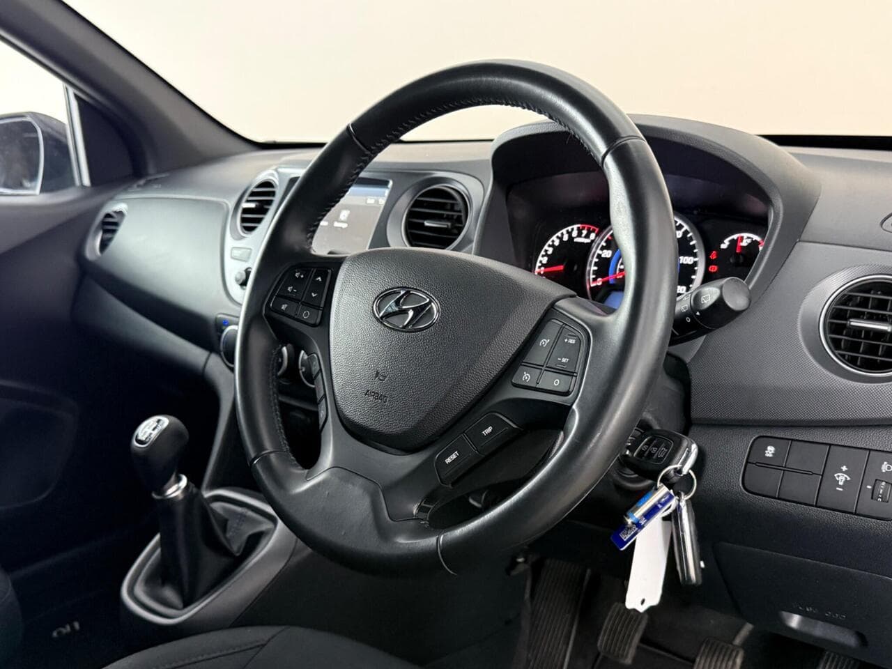 Hyundai i10 thumbnail Interior Front