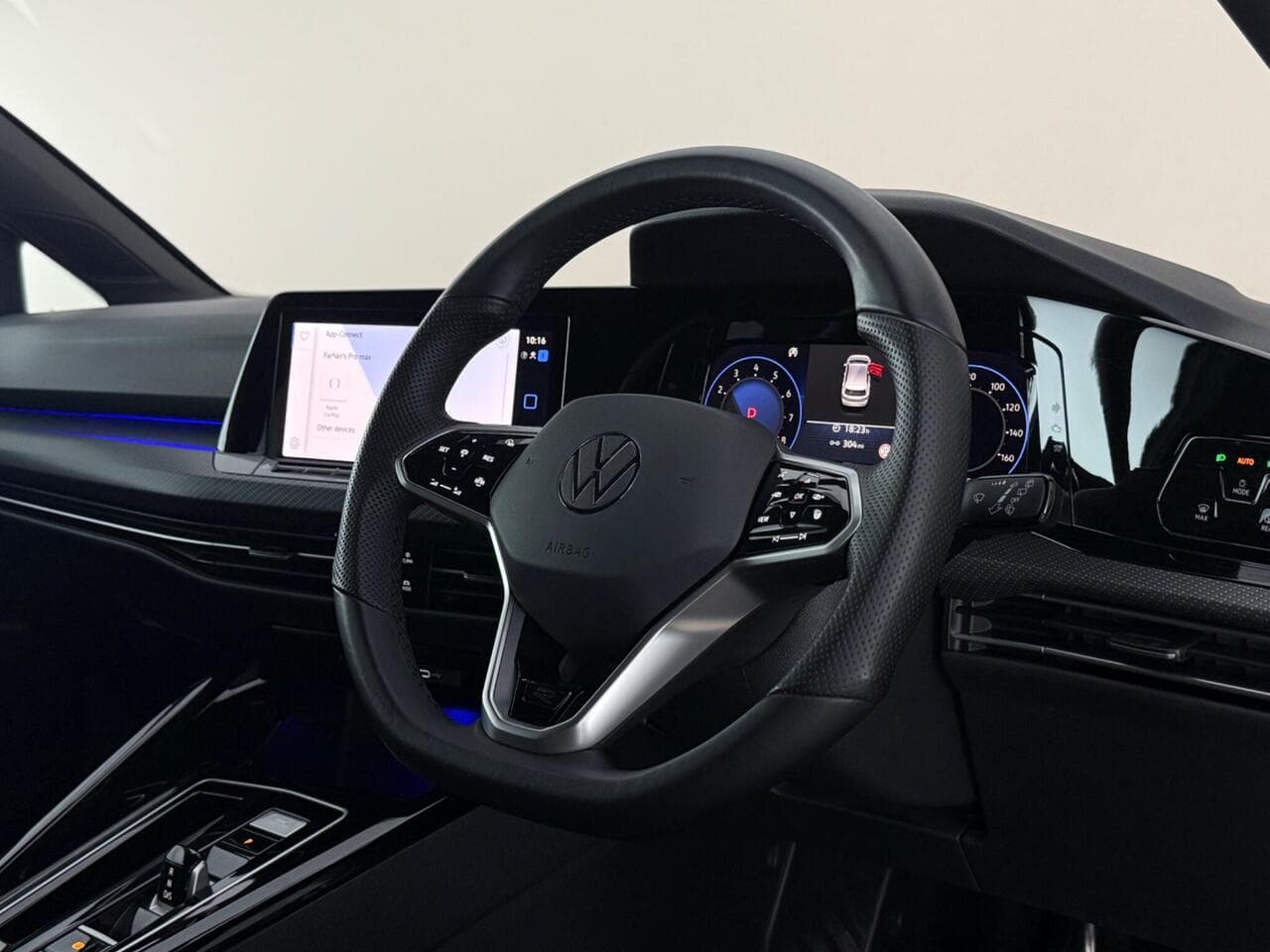 Volkswagen Golf thumbnail Steering Wheel