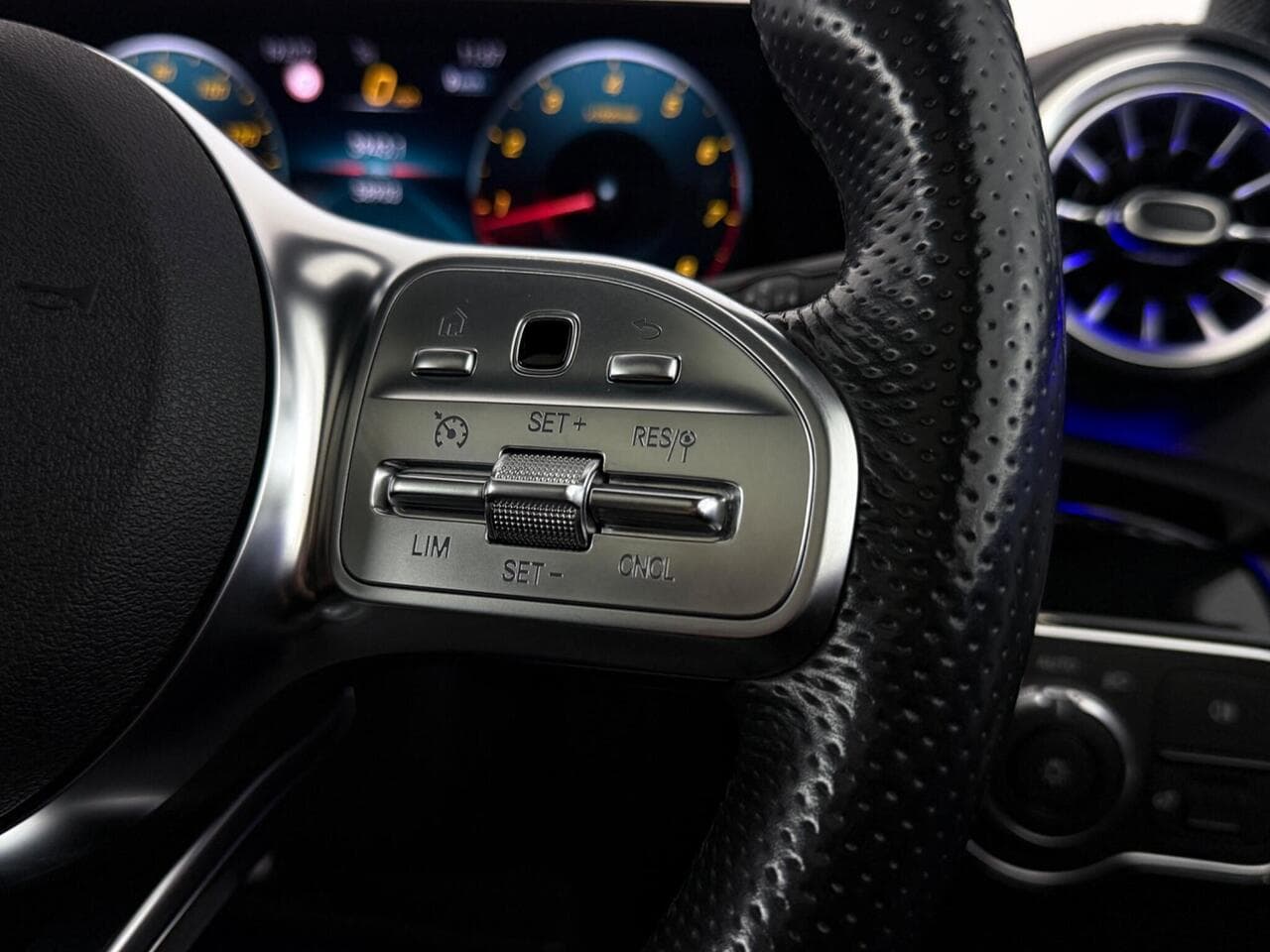 Mercedes-Benz CLA thumbnail Misc Controls