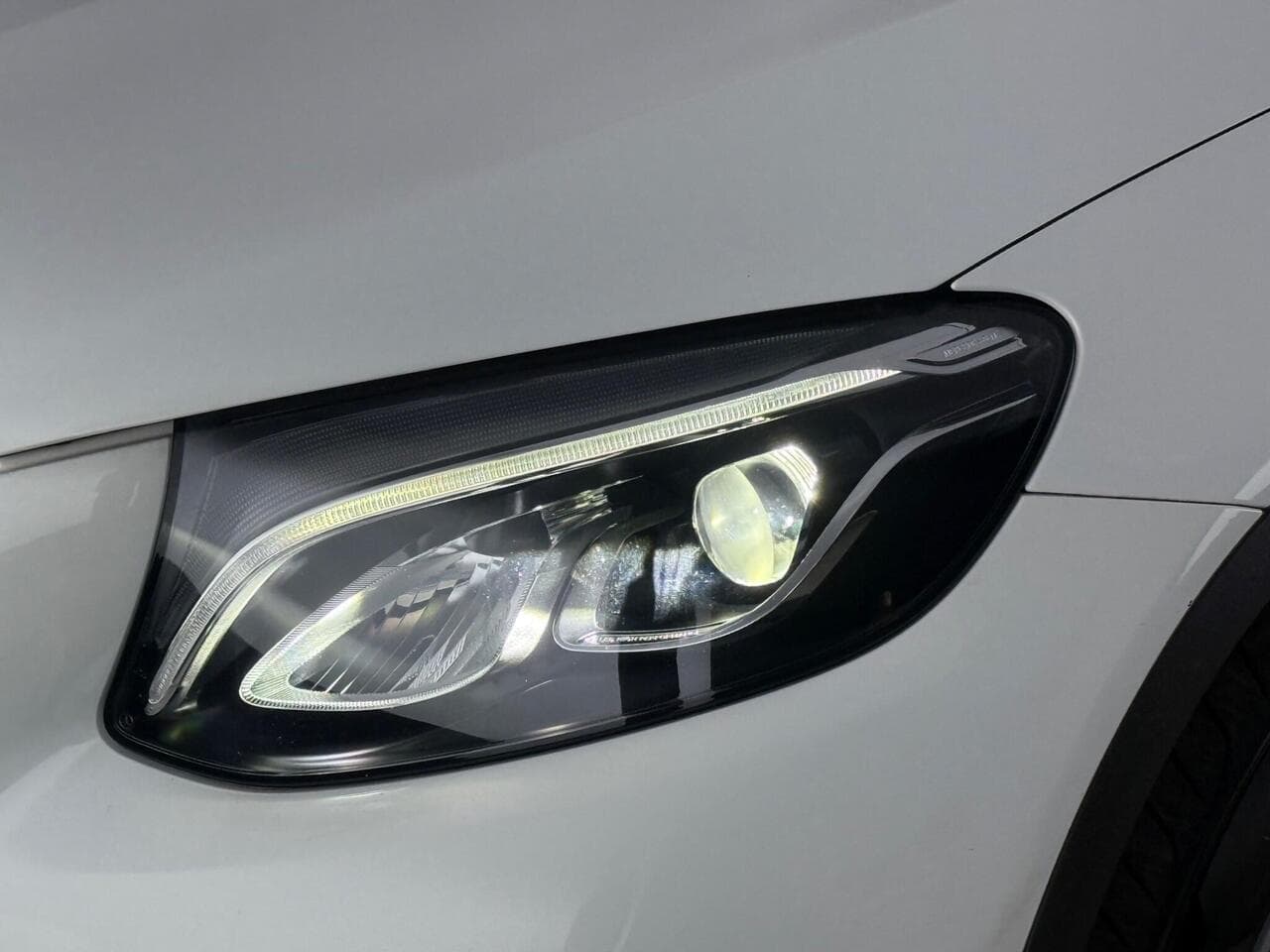Mercedes-Benz GLC thumbnail Lights Front