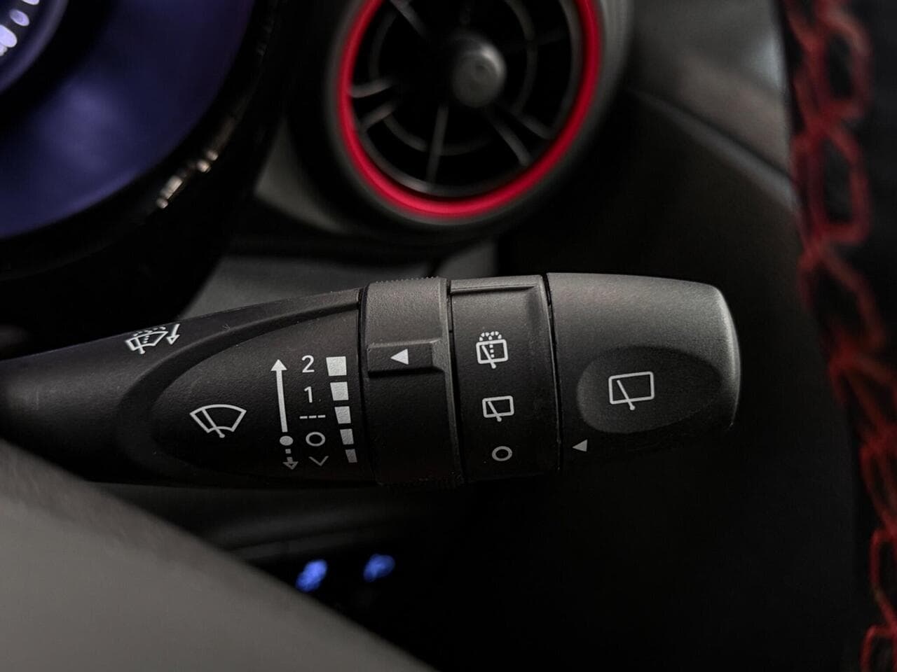 Hyundai i10 thumbnail Misc Controls