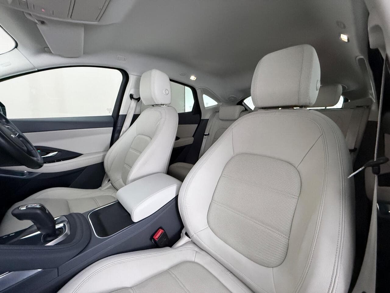 Jaguar E-PACE thumbnail Seat Front Passenger