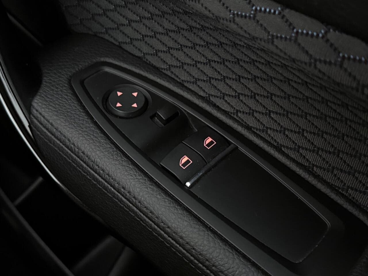 BMW 2 Series thumbnail Misc Controls