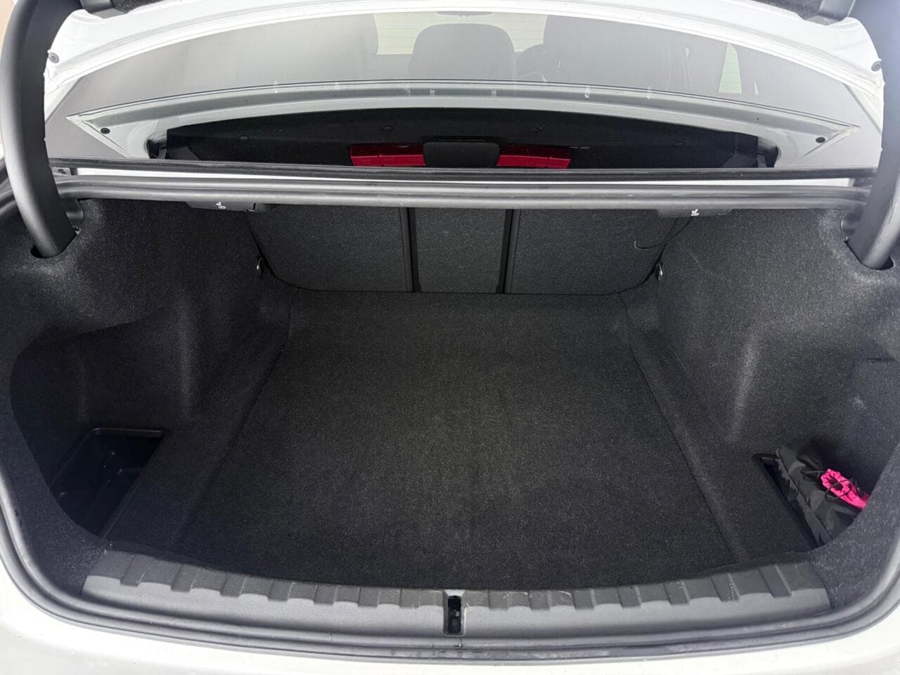 BMW 3 Series thumbnail Boot